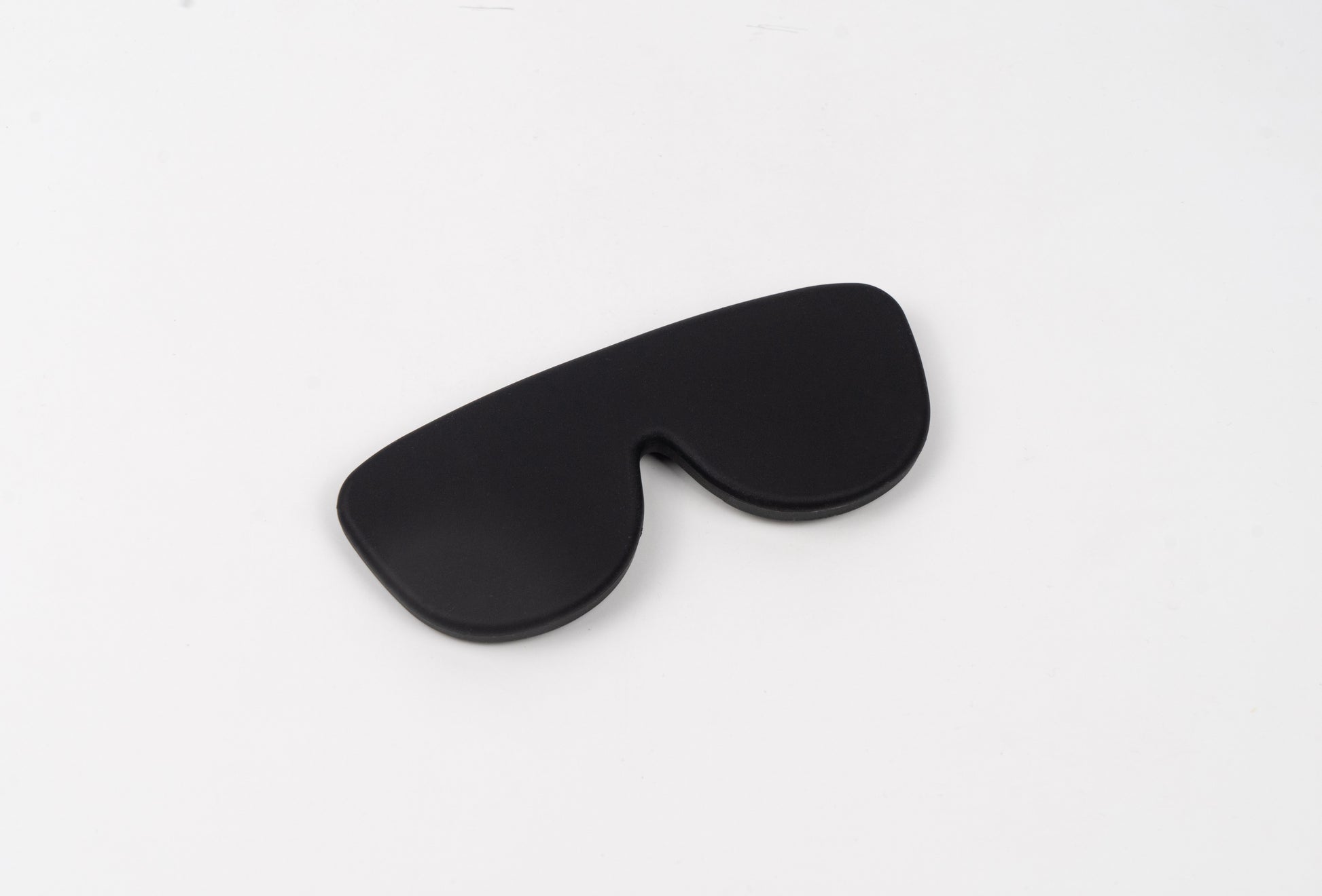 Funda de gafas de silicona negra de The Lups Case